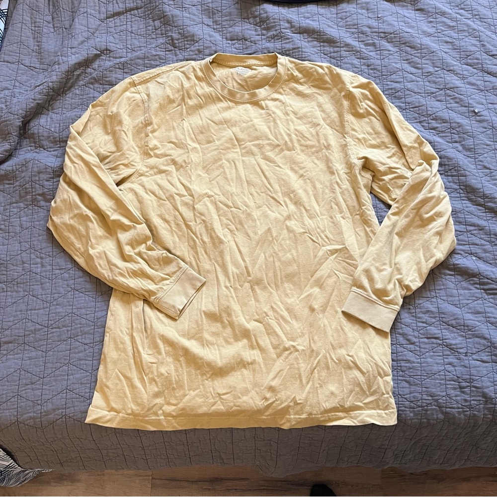 Lot of 6 Men’s long and short sleeve Tees
